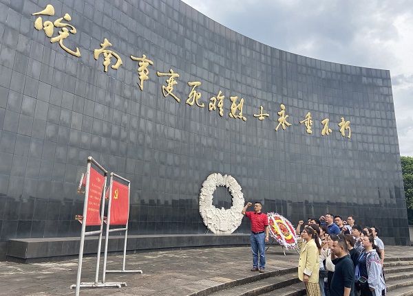 土木學院黨委赴皖南事變烈士陵園,新四軍軍部舊址開展黨史學習教育